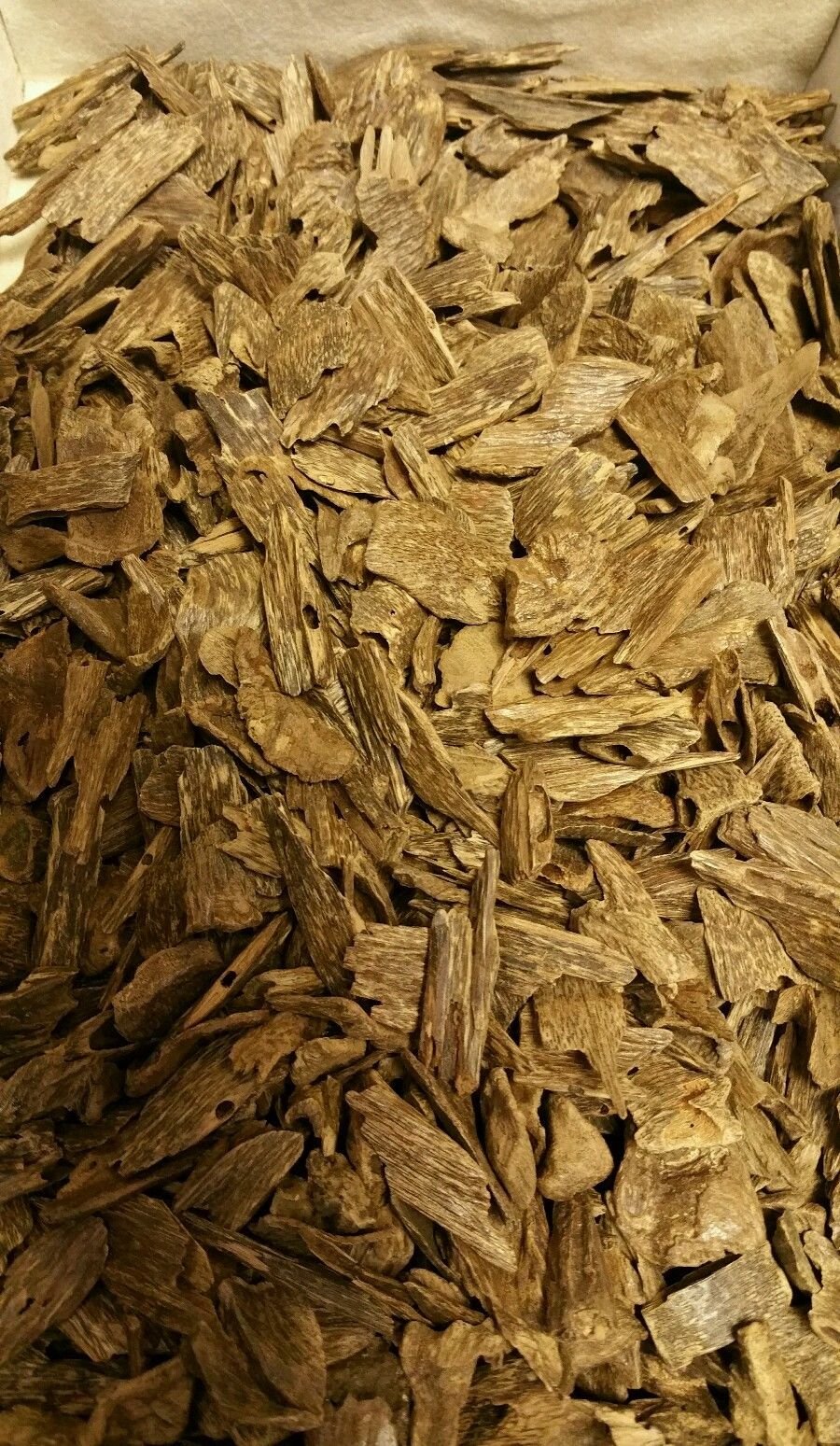 Grade AA+ Natural Oud Wood Chips – Premium Agarwood Aromatic Pieces
